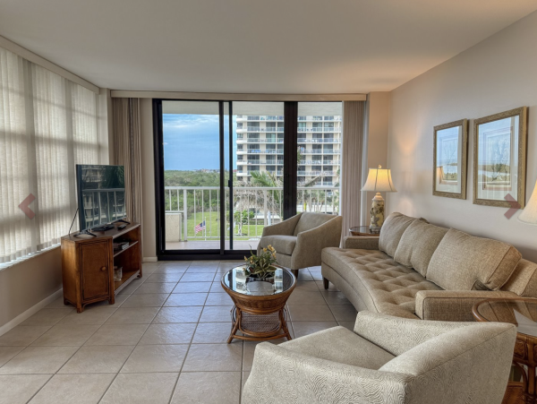 Marco Island Beachfront Condo Views Large Balcony